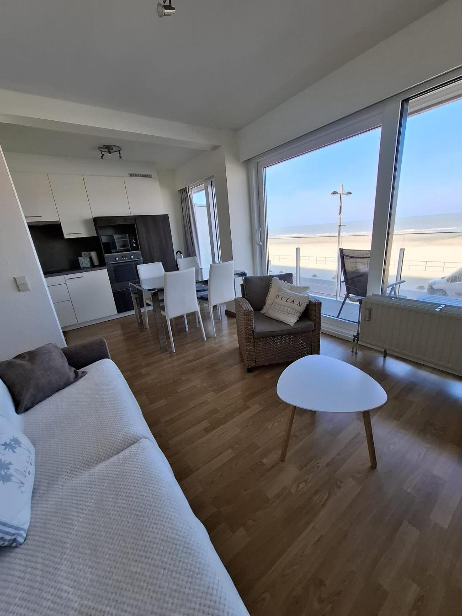 North Sea View Studio With Parking Middelkerke Luaran gambar